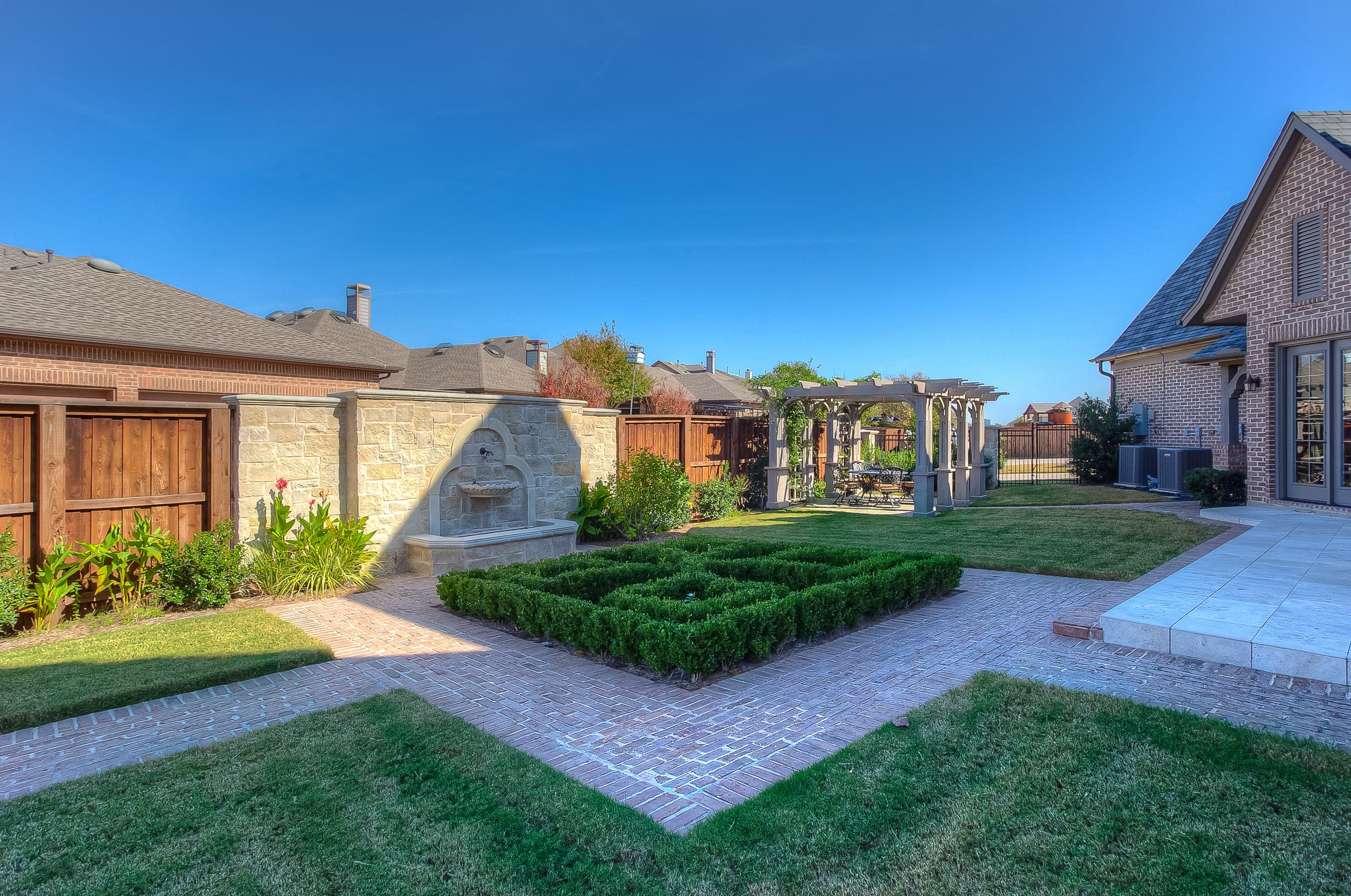 Owner-uploaded real-estate property photograph
